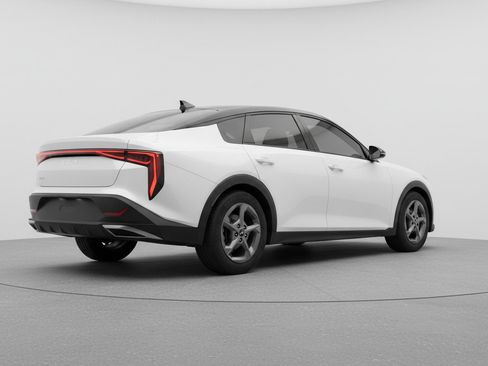 Used 2025 Kia K4 LXS image 9