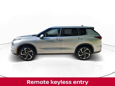 Used 2024 Mitsubishi Outlander SE image 5