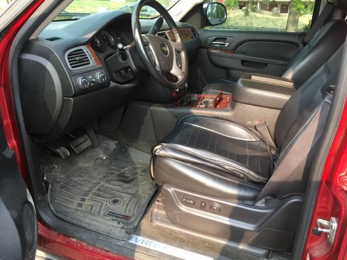 Used 2014 Chevrolet Tahoe LTZ AWD/4WD image 4