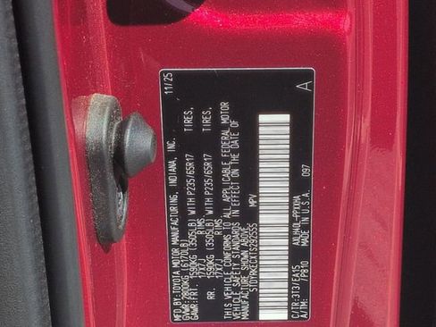 Certified 2026 Toyota Sienna XLE FWD image 34