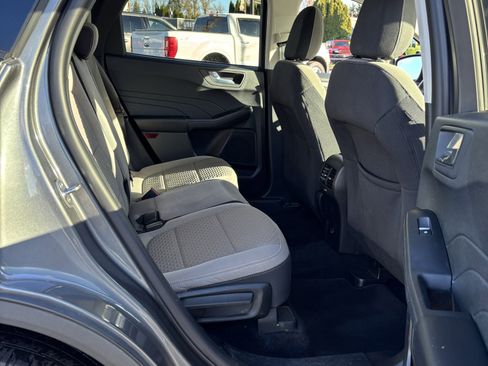 Used 2021 Ford Escape SE image 12