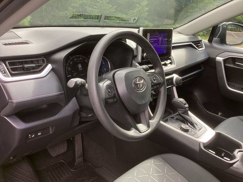 Used 2023 Toyota RAV4 AWD Hybrid image 11