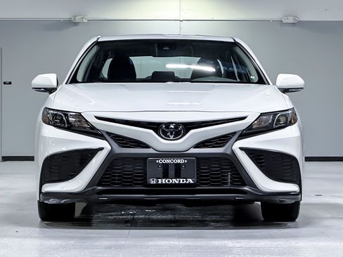 Used 2023 Toyota Camry SE FWD image 6