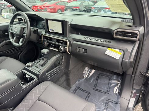 Used 2026 Toyota Tacoma SR w/ SR Upgrade Package AWD/4WD image 16