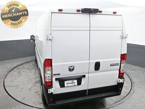 Used 2024 RAM ProMaster 2500 w/ Convenience Group image 26