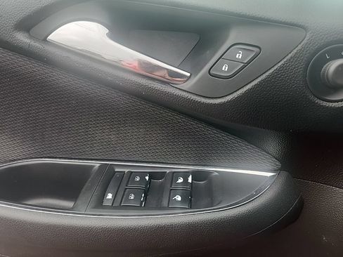 Used 2019 Chevrolet Cruze Sedan FWD image 25
