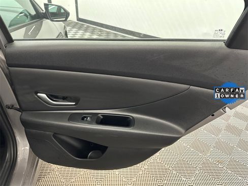 Used 2023 Hyundai Elantra SEL w/ Convenience Package image 16