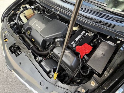 Used 2013 Lincoln MKX FWD image 19