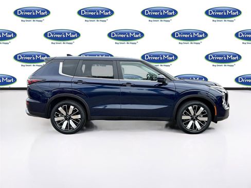 Used 2025 Mitsubishi Outlander SE FWD image 8