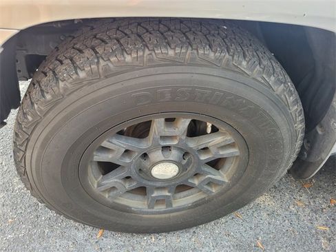 Used 2016 Toyota 4Runner SR5 Premium image 4