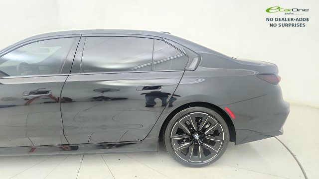 Used 2025 BMW i7 eDrive50 w/ M Sport Package RWD image 28