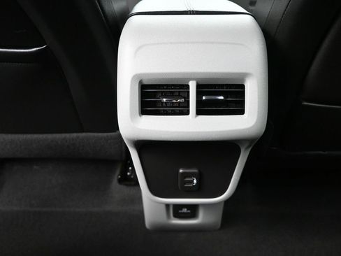 Used 2023 GMC Terrain SLT w/ Tech Package AWD/4WD image 16