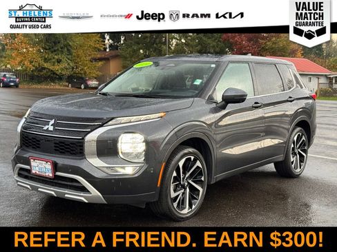 Used 2024 Mitsubishi Outlander SE image 1