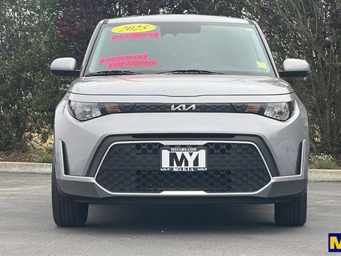 Used 2025 Kia Soul LX image 9