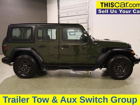 Used 2024 Jeep Wrangler Unlimited Sport AWD/4WD image 9
