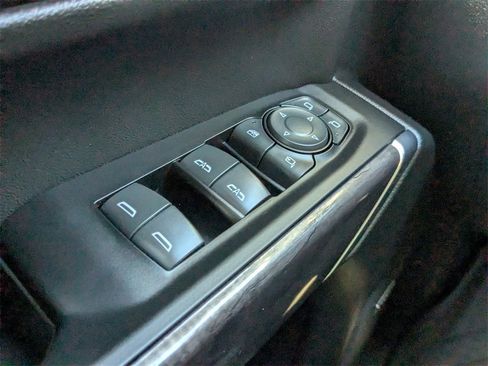 Certified 2022 Chevrolet Silverado 1500 LTZ w/ LTZ Convenience Package II image 20