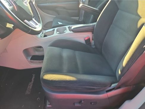 Used 2016 Dodge Grand Caravan SXT w/ Rear Park Assist Package FWD image 6