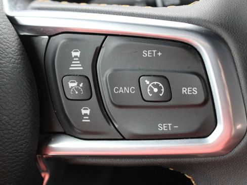 Used 2024 Jeep Wrangler Unlimited Sahara AWD/4WD image 25