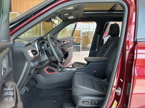 Used 2022 Chevrolet TrailBlazer RS w/ Sun and Liftgate Package AWD/4WD image 14