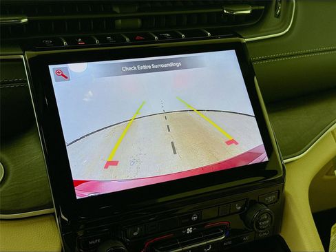 New 2025 Jeep Grand Cherokee Limited image 17