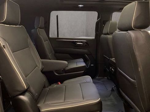 New 2026 Chevrolet Suburban Premier w/ Sun And Tow Package AWD/4WD image 26