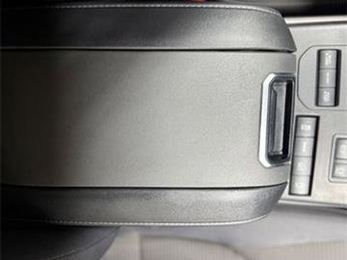 Used 2022 Toyota Highlander LE image 12