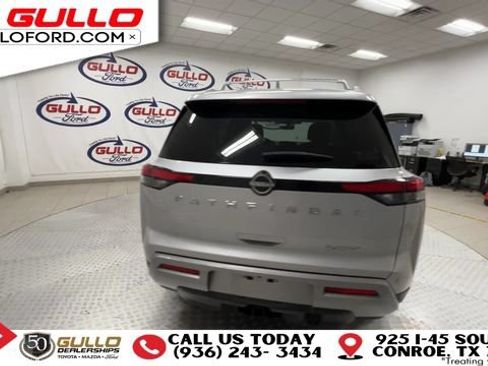 Used 2024 Nissan Pathfinder Platinum FWD image 7