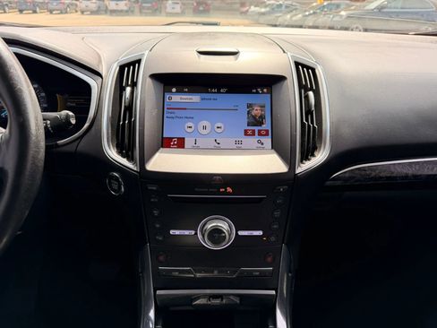Used 2019 Ford Edge Titanium image 10