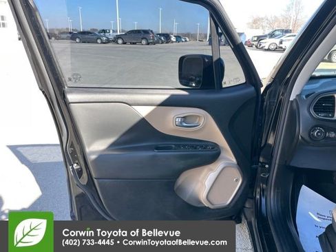 Used 2016 Jeep Renegade 75th Anniversary image 16