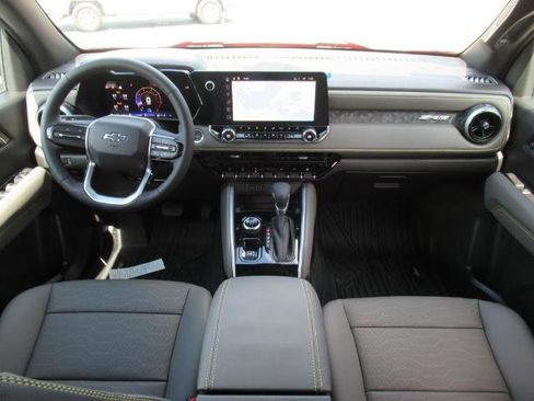 New 2025 Chevrolet Colorado ZR2 w/ ZR2 Bison Edition image 15