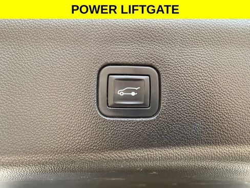 Used 2019 Buick Enclave Avenir w/ Avenir Technology Package FWD image 18