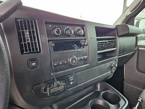 Used 2014 Chevrolet Express 2500 image 14