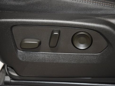 Used 2022 Chevrolet Silverado 1500 High Country image 34