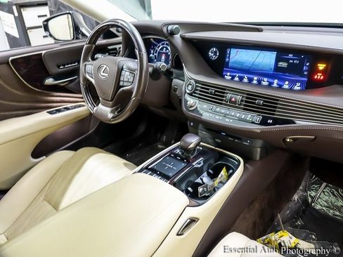 Used 2020 Lexus LS 500 AWD image 25