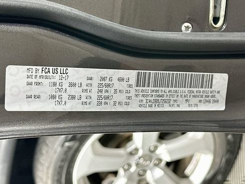 Used 2018 Jeep Compass Latitude w/ Cold Weather Group AWD/4WD image 37
