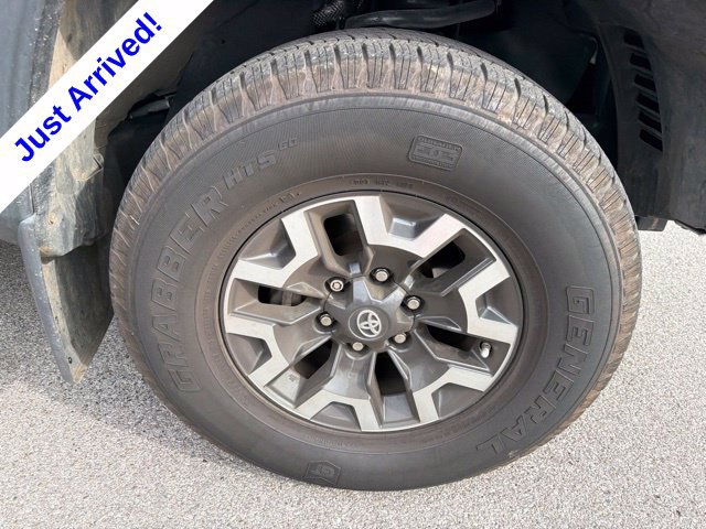 Used 2021 Toyota Tacoma TRD Off-Road AWD/4WD image 21