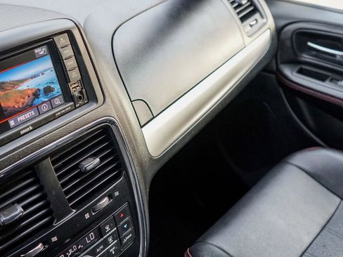 Used 2019 Dodge Grand Caravan GT FWD image 22