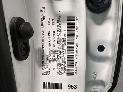 Used 2023 Toyota Tacoma SR5 w/ Technology Package image 18