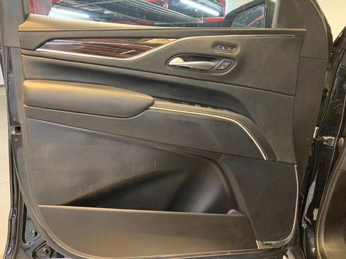 Used 2023 Cadillac Escalade Premium Luxury w/ Performance Package AWD/4WD image 16