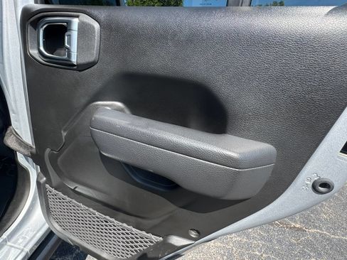 Used 2024 Jeep Wrangler Unlimited Sport AWD/4WD image 17