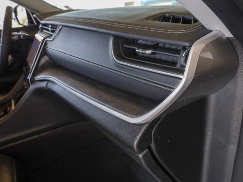 Used 2023 Jeep Grand Cherokee Limited image 38