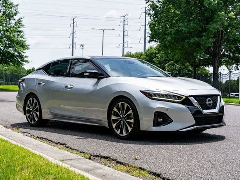 Used 2023 Nissan Maxima Platinum w/ Sport Mat Group FWD image 4