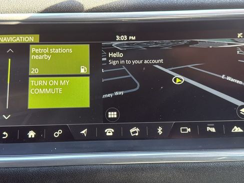 Used 2019 Land Rover Range Rover Evoque SE Premium image 23