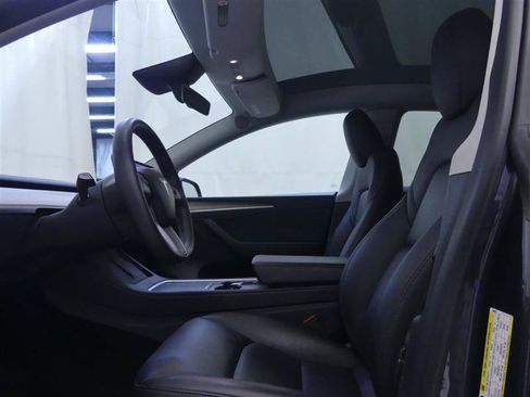 Used 2024 Tesla Model Y 2WD image 22
