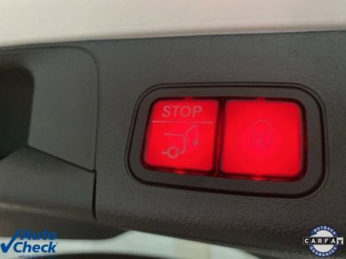 Used 2023 Mercedes-Benz EQB 300 4MATIC w/ Pinnacle Package image 8