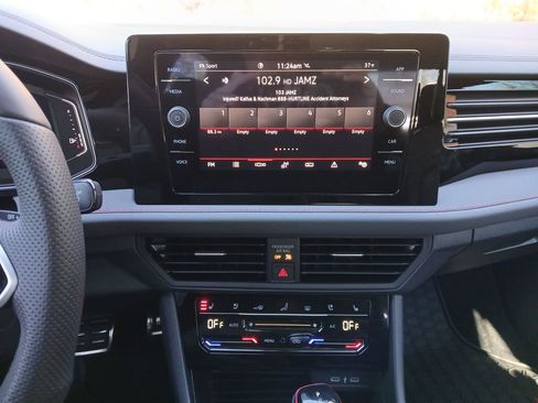 Used 2025 Volkswagen Jetta GLI Autobahn image 32