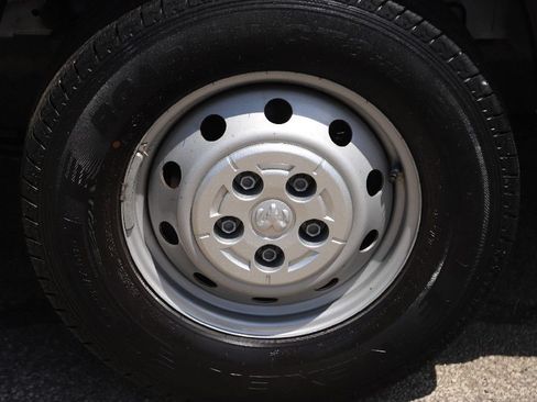 Used 2023 RAM ProMaster 2500 FWD image 13