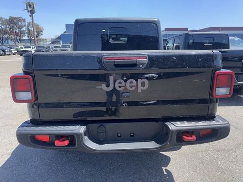 Used 2022 Jeep Gladiator Rubicon w/ Cold Weather Group AWD/4WD image 6