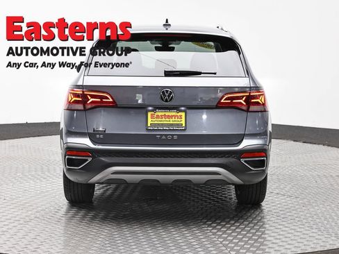 Used 2022 Volkswagen Taos SE FWD image 6