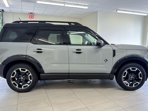 Certified 2022 Ford Bronco Sport Outer Banks w/ Tech Package AWD/4WD image 3
